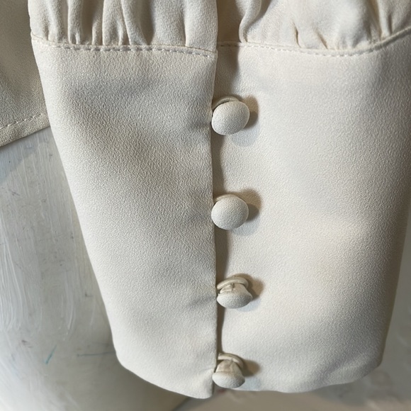 Ann Taylor top in cream - Picture 3 of 6